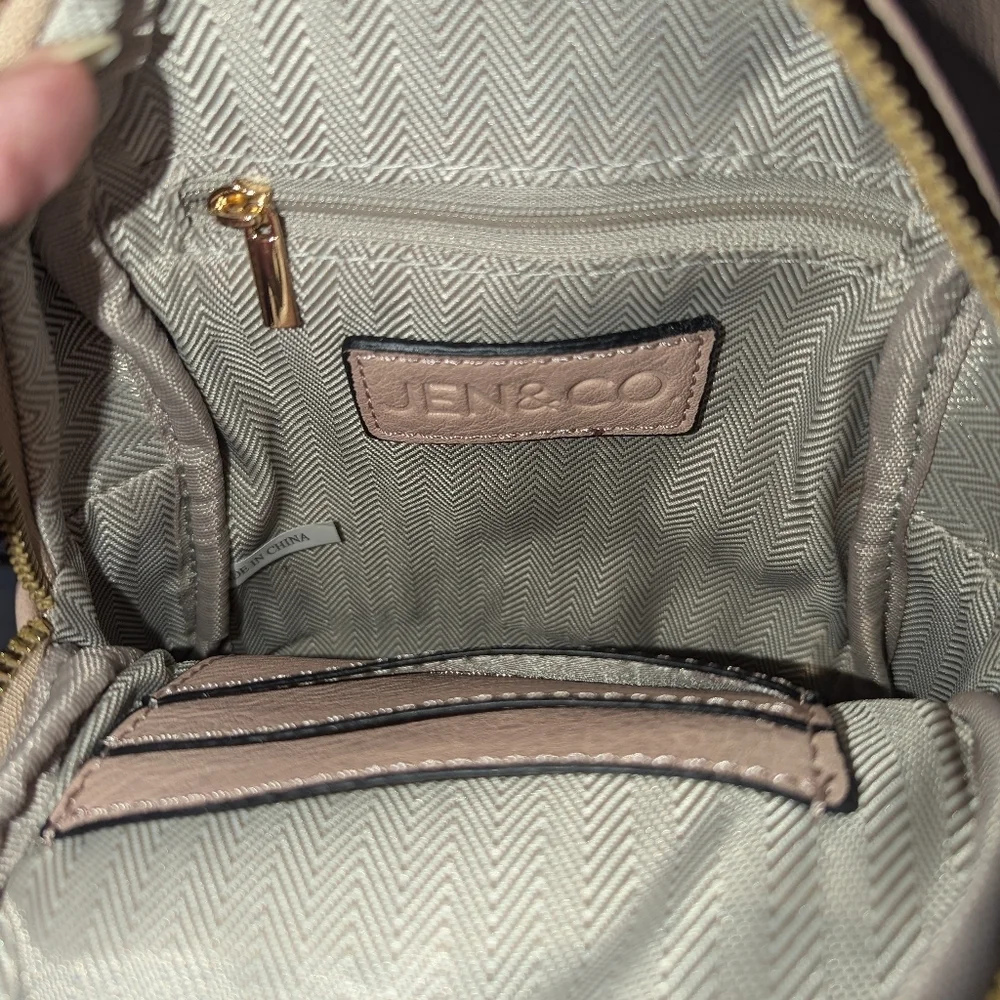 Jen & Co swing over purse NWT
